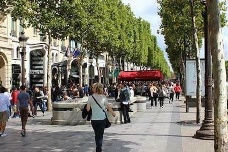 Little Boudoir Of Paris Champs-Elysees Lejlighed Eksteriør billede